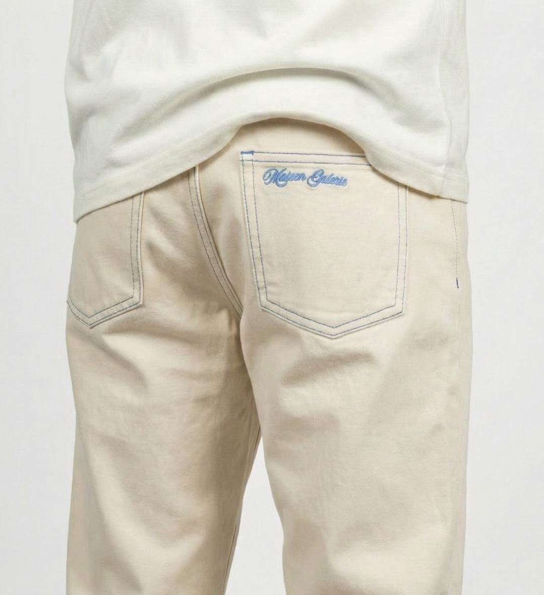 Poche brodée en jean