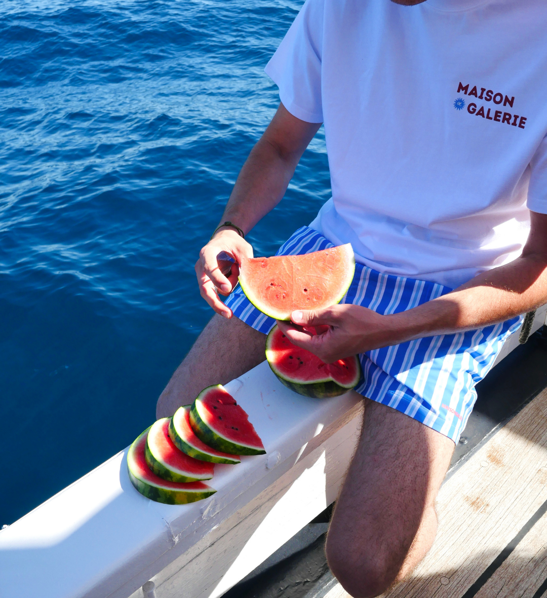 Short de bain rayé bleu