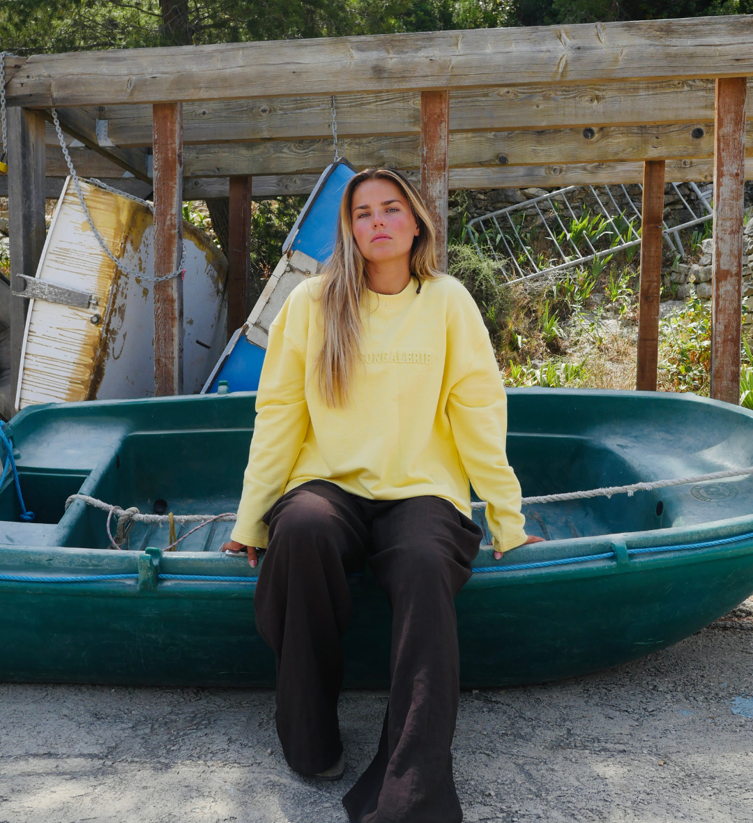 Le sweat-shirt ras du cou jaune The Sun