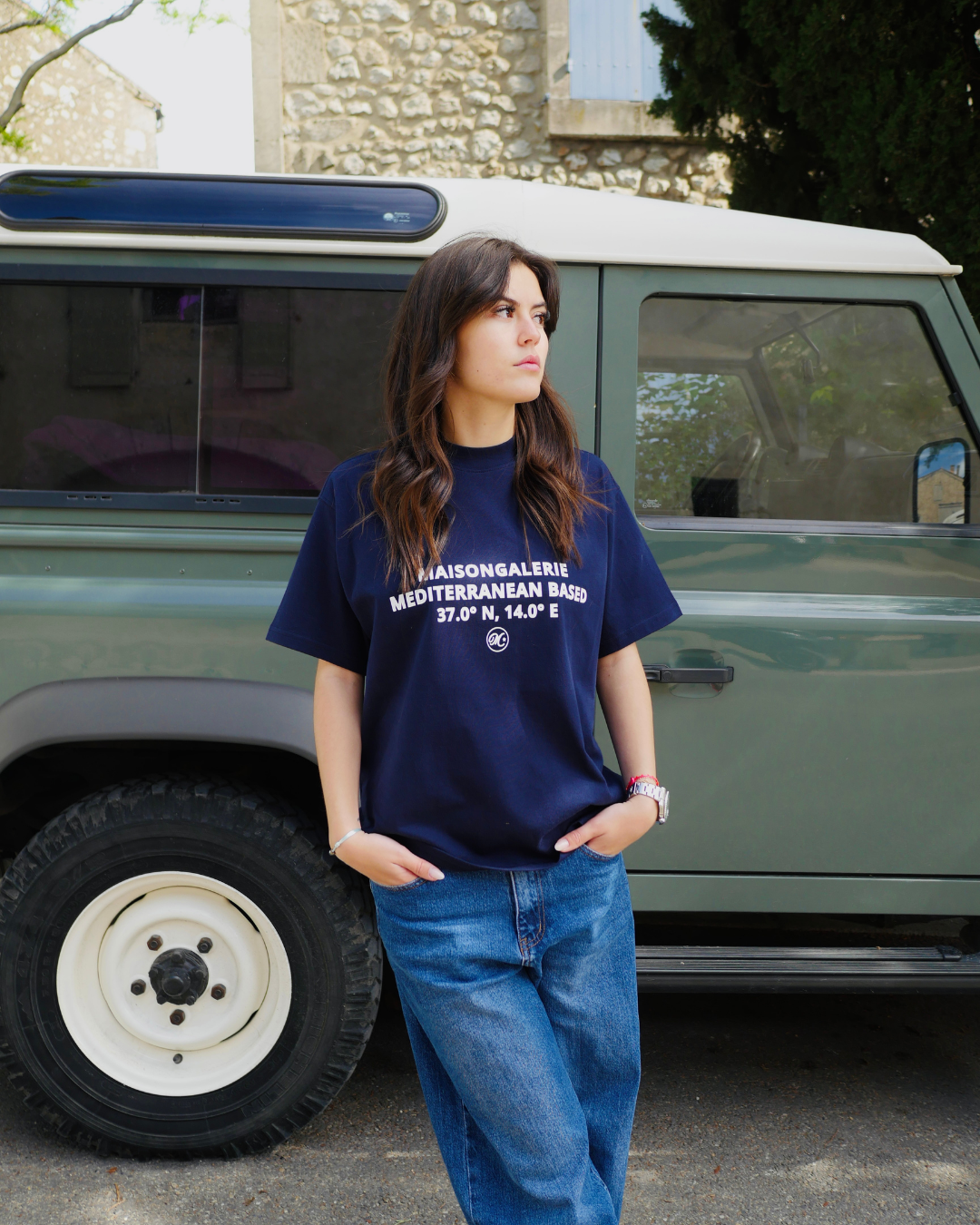 T-shirt bleu marine, motif méditerranéen